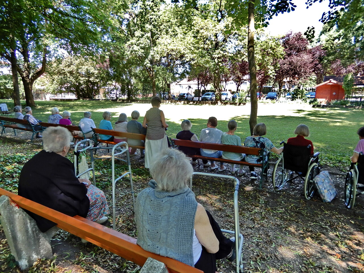 Úrnapi körmenet intézményünk parkjában – JSZTIO
