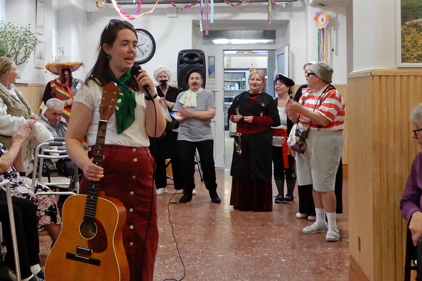 Farsangi mulatság az országok és nemzetek jegyében – JSZTIO