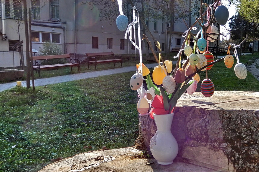 Húsvéti locsolóbál – JSZTIO