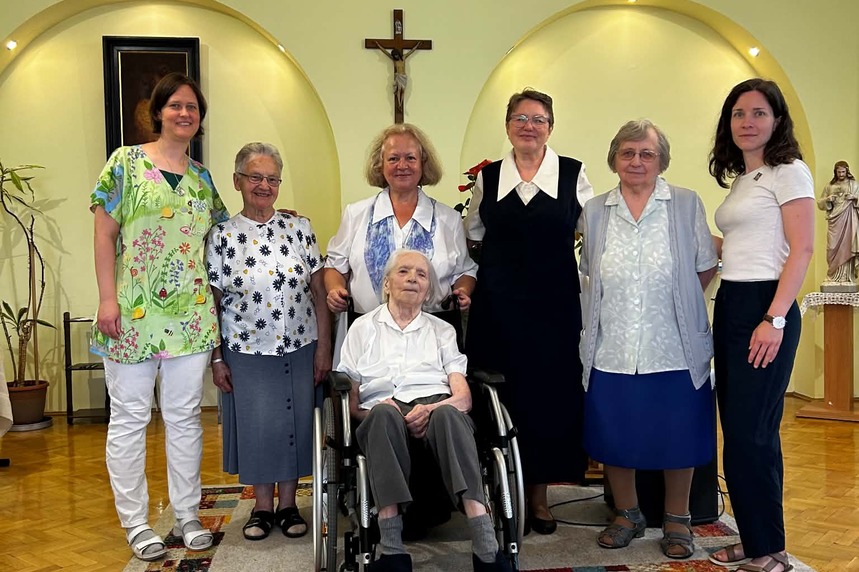 Tarján Elvira SJC 95 éves lett – Hálaadás egy gazdag életért – JSZTIO